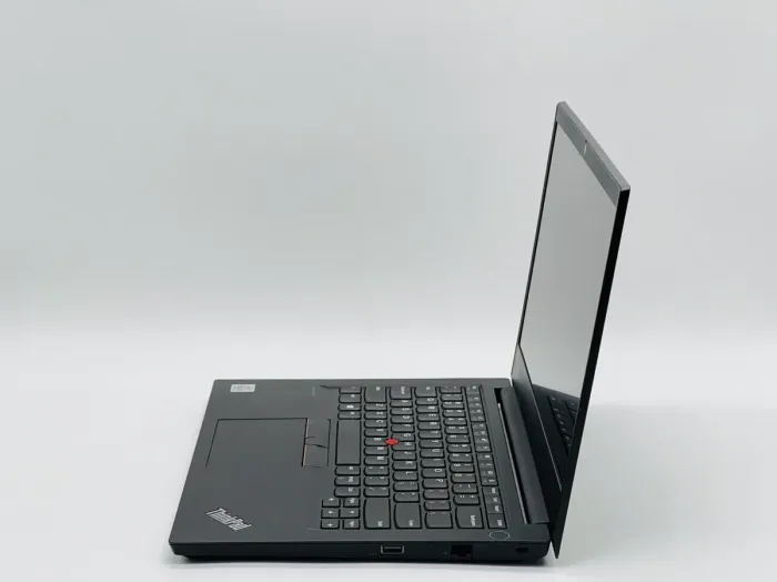 Ноутбук Lenovo ThinkPad E14 / 14" (1920x1080) IPS / Intel Core i5-10210U (4 (8) ядра по 1.6 - 4.2 GHz) / 8 GB DDR4 / 250 GB SSD / Intel UHD Graphics / WebCam б/в - зображення 4