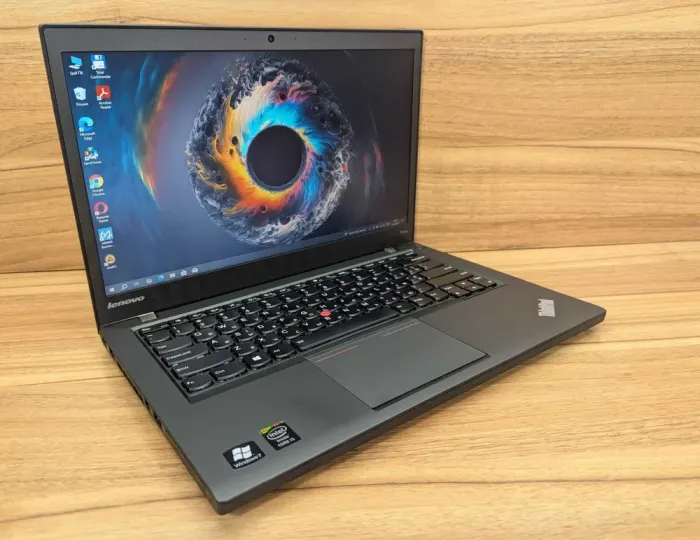 Ноутбук Lenovo ThinkPad T440s / 14" (1600x900) TN / Intel Core i5-4300U (2 (4) ядра по 1.9 - 2.9 GHz) / 12 GB DDR3 / 240 GB SSD / Intel HD Graphics 4400 / WebCam / Windows 10 б/в - зображення 4