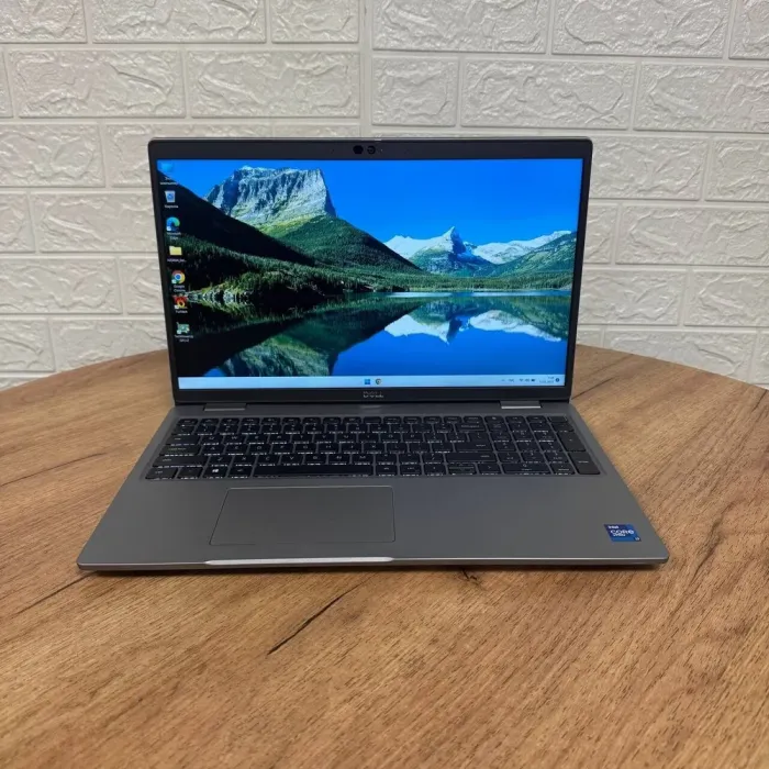 Мобільна робоча станція Dell Precision 3560 / 15.6" (1920x1080) IPS / Intel Core i7-1185G7 (4 (8) ядра по 1.2 - 4.8 GHz) / 16 GB DDR4 / 512 GB SSD / nVidia Quadro T500, 2 GB GDDR6, 64-bit / WebCam б/в - зображення 2