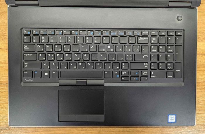 Мобільна робоча станція Dell Precision 7730 / 17,3" (1920x1080) IPS / Intel Core i9-8950HK (6 (12) ядер по 2,9 - 4,8 ГГц) / 32 ГБ DDR4 / 500 ГБ SSD / nVidia Quadro P4200, 8 ГБ GDDR5, 256-біт / WebCam / Windows 10 б/в - зображення 3