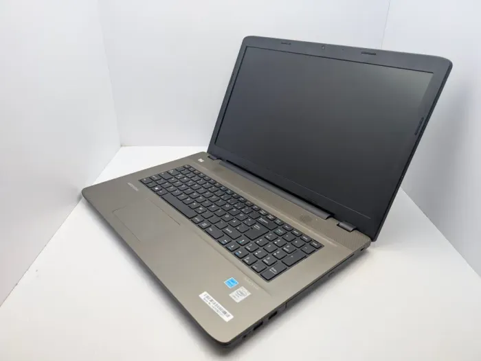 Ноутбук Medion Akoya E7416 / 17.3" (1600x900) TN / Intel Core i5-5200U (2 (4) ядра по 2.2 - 2.7 GHz) / 8 GB DDR3 / 128 GB SSD / Intel HD Graphics 5500 / WebCam / АКБ не тримає б/в - зображення 5