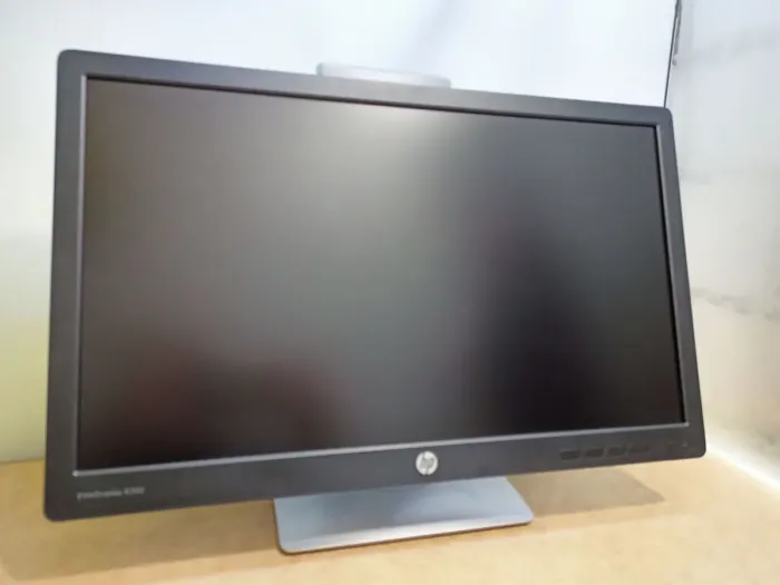 Монітор HP EliteDisplay E202 / 20" (1600x900) IPS / VGA, HDMI, DisplayPort, USB-концентратор б/в - зображення 2