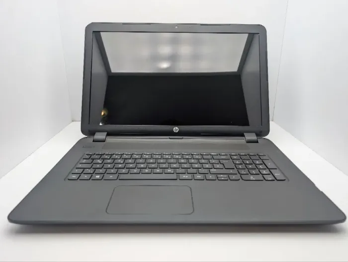 Ноутбук Б-клас HP 17-155nb / 17.3" (1600x900) TN / AMD A6-6310 (4 ядра по 2.4 GHz) / 8 GB DDR3 / 1000 GB HDD / AMD Radeon R4 Graphics / WebCam / DVD-ROM б/в - зображення 3