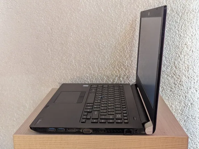 Ноутбук Б-клас Toshiba Tecra A40-D / 14" (1366x768) TN / Intel Core i5-7300U (2 (4) ядра по 2.6 - 3.5 GHz) / 8 GB DDR4 / 128 GB SSD / Intel HD Graphics 620 / WebCam б/в - зображення 6