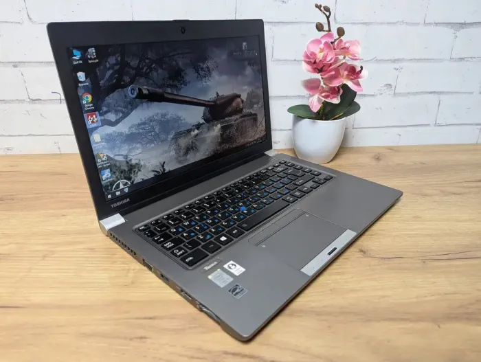 Ноутбук Toshiba Tecra Z40-A-187 / 14" (1366x768) TN / Intel Core i5-4310U (2 (4) ядра по 2.0 - 3.0 GHz) / 8 GB DDR3 / 128 GB SSD / Intel HD Graphics 4400 / WebCam б/в - зображення 6