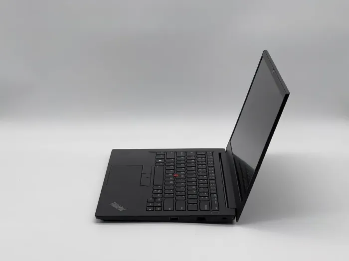 Ноутбук Б-клас Lenovo ThinkPad E14 Gen 2 / 14" (1920x1080) IPS / Intel Core i5-1135G7 (4 (8) ядра по 2.4 - 4.2 GHz) / 16 GB DDR4 / 250 GB SSD / Intel Iris Xe Graphics / WebCam б/в - зображення 3