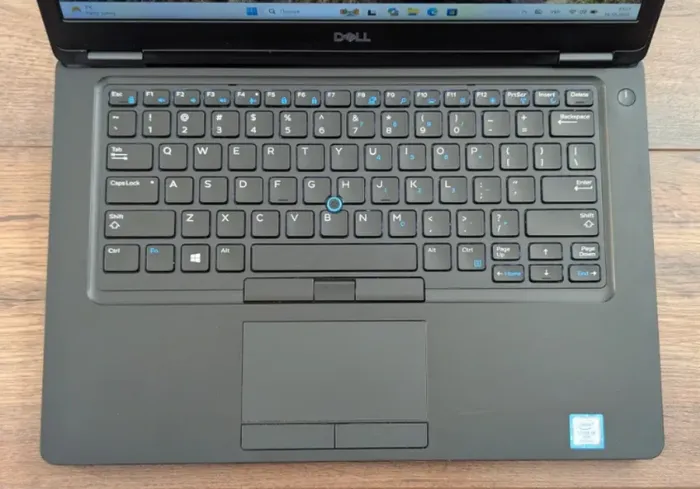 Ноутбук Dell Latitude 5491 / 14" (1920x1080) IPS / Intel Core i5-8400H (4 (8) ядра по 2.5 - 4.2 GHz) / 8 GB DDR4 / 256 GB SSD / Intel UHD Graphics 630 / WebCam б/в - зображення 3