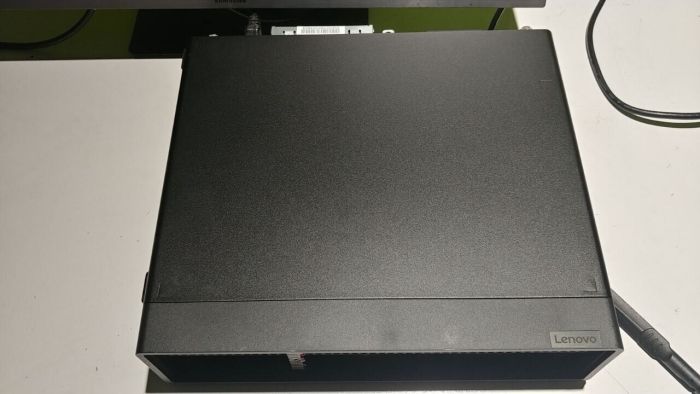 Комп'ютер класу B Lenovo ThinkStation P340 SFF / Intel Xeon W-1250 (6 (12) ядер по 3,3 - 4,7 ГГц) / 16 ГБ DDR4 / 256 ГБ SSD / Intel UHD Graphics P630 / COM-порт / DisplayPort б/в - зображення 9