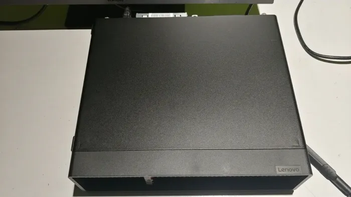 Комп'ютер класу B Lenovo ThinkStation P340 SFF / Intel Xeon W-1250 (6 (12) ядер по 3,3 - 4,7 ГГц) / 16 ГБ DDR4 / 256 ГБ SSD / Intel UHD Graphics P630 / COM-порт / DisplayPort б/в - зображення 9