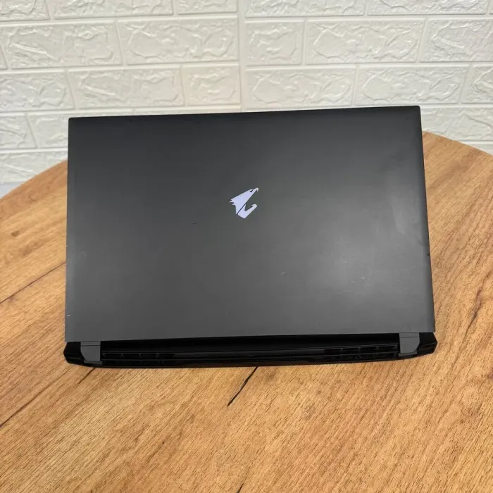 Ігровий ноутбук Б-клас Gigabyte Aorus 15P XD / 15.6" (1920x1080) IPS / Intel Core i7-11800H (8 (16) ядер по 2.3 - 4.6 GHz) / 16 GB DDR4 / 1000 GB SSD / nVidia GeForce RTX 3070, 8 GB GDDR6, 256-bit / WebCam б/в - зображення 3