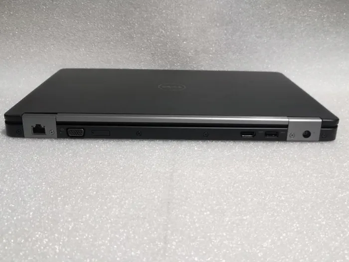 Ультрабук Dell Latitude E5470 / 14" (1920x1080) IPS / Intel Core i3-6100U (2 (4) ядра по 2.3 GHz) / 8 GB DDR4 / 128 GB SSD / Intel HD Graphics 530 / WebCam / Windows 10 Pro б/в - зображення 7