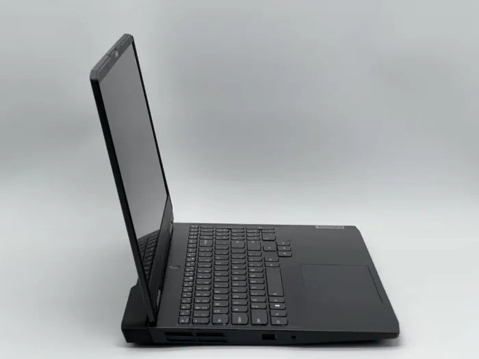 Ігровий ноутбук Lenovo IdeaPad Gaming 3 15IAH7 / 15.6" (1920x1080) IPS / Intel Core i5-12450H (8 (12) ядер по 1.5 - 4.4 GHz) / 16 GB DDR4 / 480 GB SSD / nVidia GeForce RTX 3050, 4 GB GDDR6, 128-bit / WebCam б/в - зображення 3