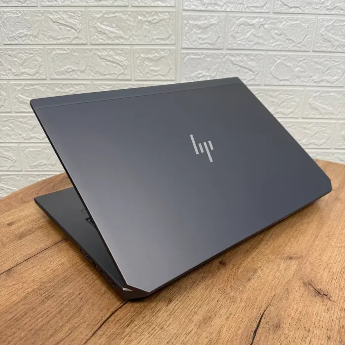 Мобільна робоча станція HP Zbook 17 G5 / 17.3" (1920x1080) IPS / Intel Xeon E-2176M (6 (12) ядер по 2.7 - 4.4 GHz) / 32 GB DDR4 / 1000 GB SSD / nVidia Quadro P3200, 6 GB GDDR5, 192-bit / WebCam б/в - зображення 6