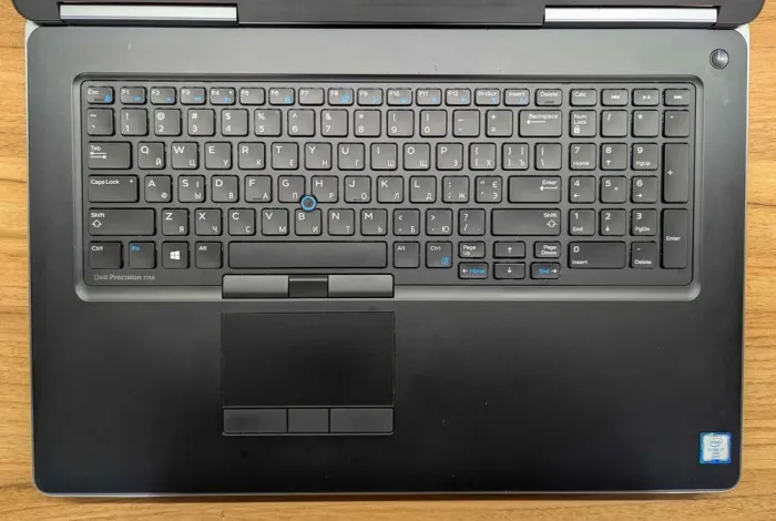 Мобільна робоча станція Dell Precision 7710 / 17.3" (1920x1080) IPS / Intel Core i7-6820HQ (4 (8) ядра по 2.7 - 3.6 GHz) / 16 GB DDR4 / 500 GB SSD / nVidia Quadro M3000M, 4 GB GDDR5, 256-bit / WebCam / Windows 10 б/в - зображення 3