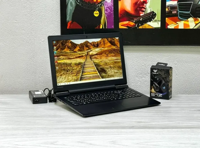 Ігровий ноутбук Lenovo IdeaPad 700-15ISK / 15.6" (1920x1080) IPS / Intel Core i5-6300HQ (4 ядра по 2.3 - 3.2 GHz) / 8 GB DDR4 / 256 GB SSD + 1000 GB HDD / nVidia GeForce GTX 950M, 4 GB DDR3, 128-bit / WebCam / Win 10 Home б/в - зображення 3