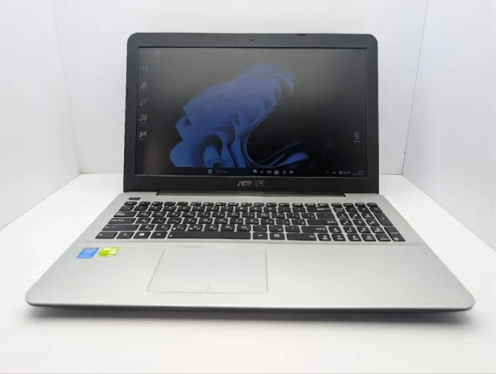 Ноутбук Asus R556L / 15.6" (1366x768) TN / Intel Core i3-4005U (2 (4) ядра по 1.7 GHz) / 8 GB DDR3 / 128 GB SSD / nVidia GeForce 920M, 2 GB GDDR3, 64-bit / WebCam / DVD-ROM б/в - зображення 2