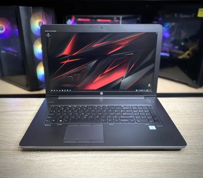 Мобільна робоча станція HP ZBook 17 G3 / 17.3" (1920x1080) TN / Intel Core i7-6820HQ (4 (8) ядра по 2.7 - 3.6 GHz) / 16 GB DDR4 / 256 GB SSD / nVidia Quadro M3000M, 4 GB GDDR5, 256-bit / WebCam б/в - зображення 2