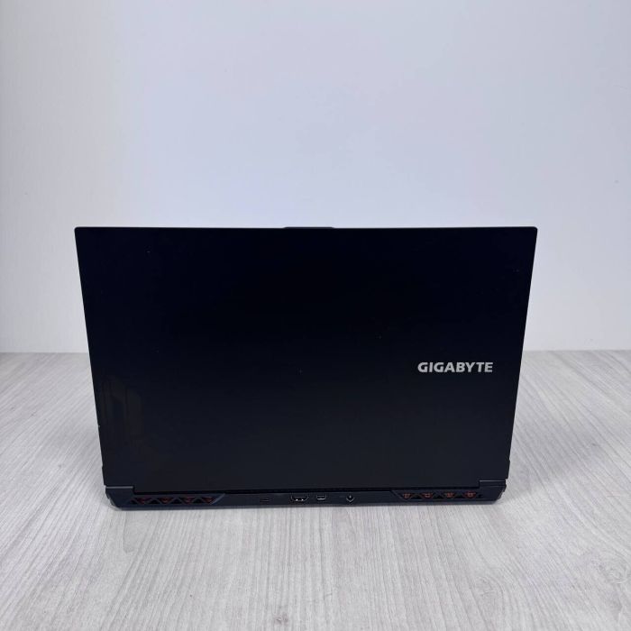 Ігровий ноутбук Gigabyte G5 KF5 / 15,6" (1920x1080) IPS / Intel Core i7-12650H (10 (16) ядер по 2,3 - 4,7 ГГц) / 32 ГБ DDR4 / 512 ГБ SSD / nVidia GeForce RTX 4060, 8 ГБ GDDR6, 128-біт / WebCam б/в - зображення 8