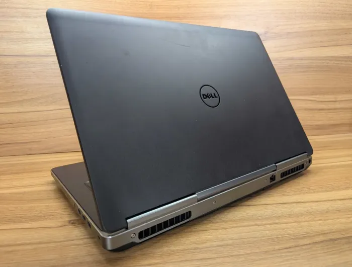 Мобільна робоча станція Dell Precision 7710 / 17.3" (3840x2160) IPS / Intel Core i7-6820HQ (4 (8) ядра по 2.7 - 3.6 GHz) / 64 GB DDR4 / 1000 GB SSD / nVidia Qua 256-bit / WebCam / Windows 10 б/в - зображення 7