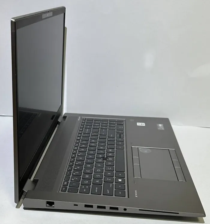 Мобільна робоча станція HP ZBook 17 G7 / 17,3" (1920x1080) IPS / Intel Core i5-10400H (4 (8) ядра по 2,6 - 4,6 ГГц) / 32 ГБ DDR4 / 256 ГБ SSD + 256 ГБ SSD / nVidia Quadro T1000, 4 ГБ GDDR5, 128-біт / WebCam б/в - зображення 3