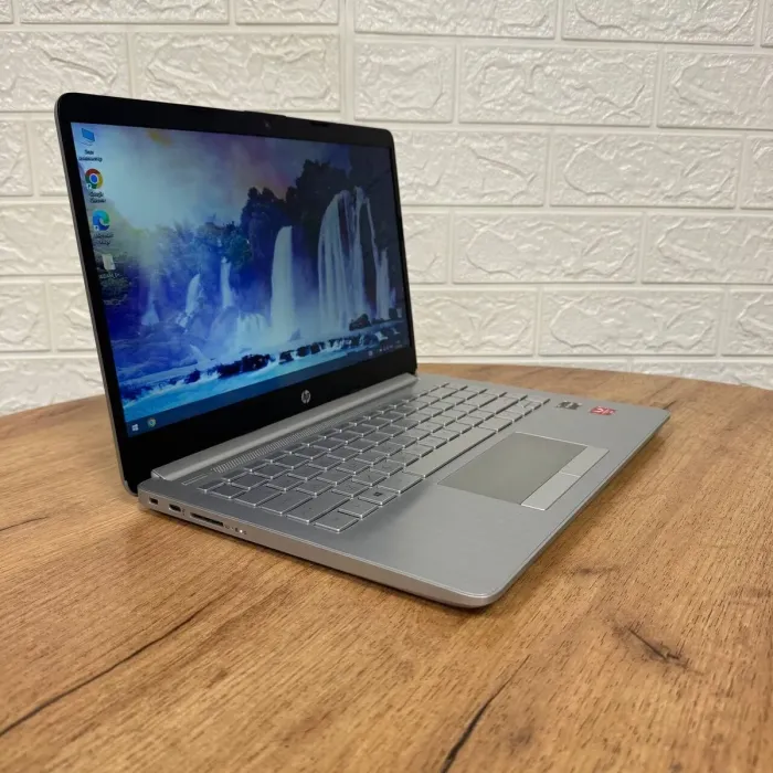 Ноутбук Б-клас HP 14-dk1025wm / 14" (1366x768) TN / AMD Ryzen 3 3300U (4 ядра по 2.1 - 3.5 GHz) / 8 GB DDR4 / 120 GB SSD / AMD Radeon Vega 6 Graphics / WebCam б/в - зображення 4