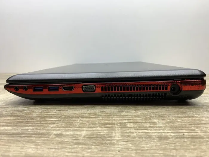 Ноутбук Б-клас Toshiba Qosmio X870-140 / 17.3" (1920x1080) TN / Intel Core i7-3630QM (4 (8) ядра по 2.4 - 3.4 GHz) / 16 GB DDR3 / 240 GB SSD / nVidia GeForce GTX 670M, 3 GB GDDR5, 192-bit / WebCam / DVD-ROM б/в - зображення 5