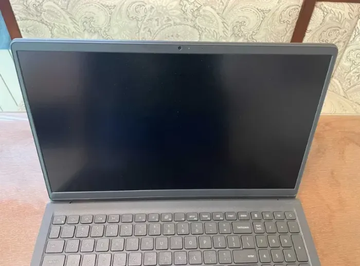 Ультрабук Dell Inspiron 15 3520 / 15.6" (1920x1080) IPS / Intel Core i7-1255U (10 (12) ядер по 3.5 - 4.7 GHz) / 16 GB DDR4 / 512 GB SSD / Intel Iris Xe Graphics / WebCam б/в - зображення 4