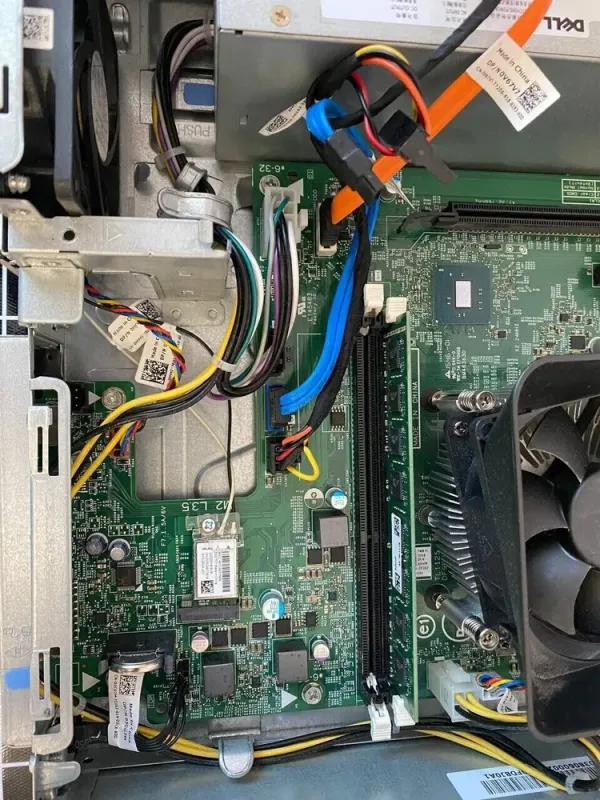 Комп'ютер Dell Vostro 3250 SFF / Intel Core i5-6400 (4 ядра по 2.7 - 3.3 GHz) / 8 GB DDR3 / 240 GB SSD / Intel HD Graphics 530 / DVD-RW / Wi-Fi / HDMI б/в - зображення 7