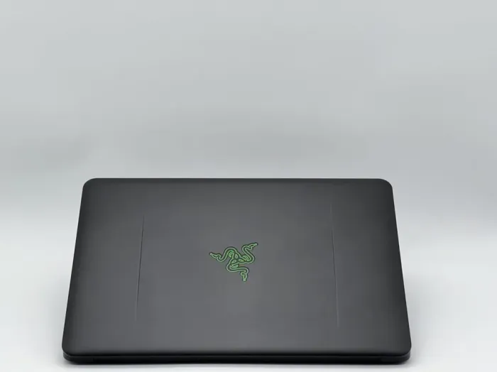 Ноутбук Razer Blade 14 2017 / 14" (1920x1080) IPS / Intel Core i7-7700HQ (4 (8) ядра по 2.8 - 3.8 GHz) / 16 GB DDR4 / 480 GB SSD / Intel HD Graphics 630 / WebCam б/в - зображення 5
