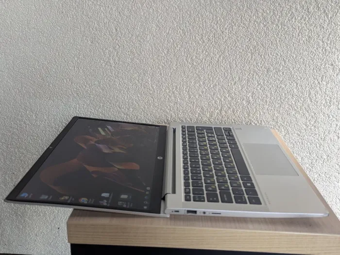 Ультрабук Б-клас HP ProBook 430 G8 / 13.3" (1920x1080) TN / Intel Core i3-1115G4 (2 (4) ядра по 4.1 GHz) / 16 GB DDR4 / 256 GB SSD / Intel UHD Graphics / WebCam б/в - зображення 7