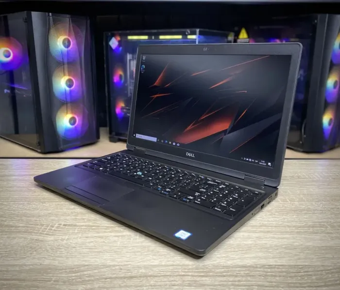 Ультрабук Dell Latitude 5590 / 15.6" (1920x1080) TN / Intel Core i5-8350U (4 (8) ядра по 1.7 - 3.6 GHz) / 8 GB DDR4 / 256 GB SSD / nVidia GeForce MX130, 2 GB GDDR5, 64-bit / WebCam б/в - зображення 4