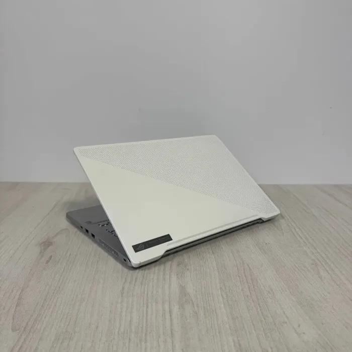 Ігровий ультрабук Б-класу Asus ROG Zephyrus G14 GA401IV / 14" (1920x1080) IPS / AMD Ryzen 9 4900HS (8 (16) ядер по 3,0 - 4,3 ГГц) / 16 ГБ DDR4 / 512 ГБ SSD NVMe / nVidia GeForce RTX 2060 Max-Q, 6 ГБ GDDR6, 192-біт б/в - зображення 6