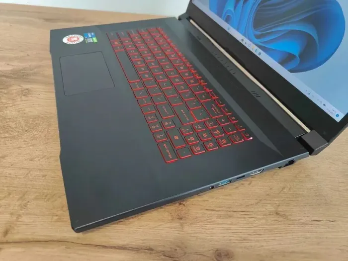 Ігровий ноутбук MSI Katana GF66 11UD / 15.6" IPS / Core i7-11800H (8 (16) ядер по 2.3-4.6 GHz) / 32GB DDR4 / 512GB SSD / GeForce RTX 3050 Ti, 4GB GDDR6, 128-bit / WebCam / Win 11 Home б/в - зображення 9