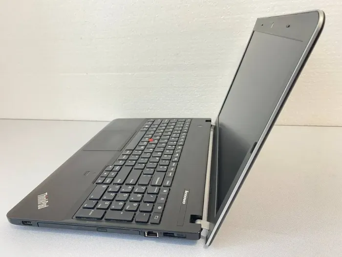 Ноутбук Lenovo ThinkPad E540 / 15.6" (1366x768) TN / Intel Core i3-4000M (2 (4) ядра по 2.4 GHz) / 8 GB DDR3 / 120 GB SSD / Intel HD Graphics 4600 / WebCam / DVD-ROM б/в - зображення 6