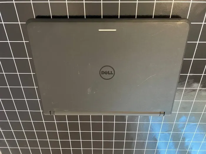 Ультрабук Б-клас Dell Latitude 3340 / 13.3" (1366x768) TN / Intel Core i3-4010U (2 (4) ядра по 1.7 GHz) / 4 GB DDR3 / 500 GB HDD / Intel HD Graphics 4400 / WebCam / HDMI / miniDP б/в - зображення 7