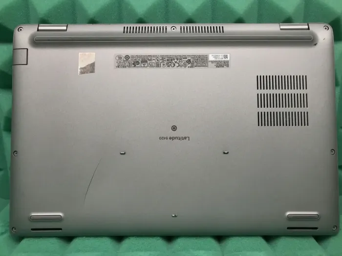 Ультрабук Б-клас Dell Latitude 5420 / 14" (1366x768) TN / Intel Core i5-1135G7 (4 (8) ядра по 2.4 - 4.2 GHz) / 16 GB DDR4 / 256 GB SSD M.2 / Intel Iris Xe Graphics / WebCam / USB 3.2 / HDMI / Windows 10 б/в - зображення 9