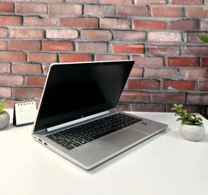 Ультрабук HP ProBook 440 G8 / 14" (1366x768) TN / Intel Core i5-1135G7 (4 (8) ядра по 2.4 - 4.2 GHz) / 8 GB DDR4 / 256 GB SSD / Intel Iris Xe Graphics / WebCam / Win 10 Pro б/в - зображення 7