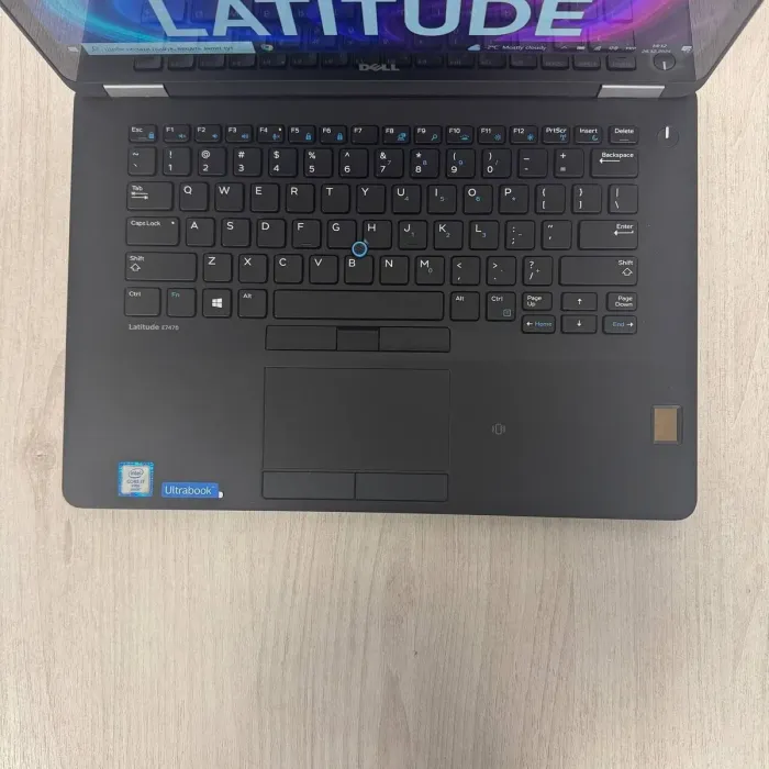 Ультрабук Dell Latitude 7470 / 14" (2560x1440) IPS Touch / Intel Core i7-6600U (2 (4) ядра по 2.6 - 3.4 GHz) / 8 GB DDR4 / 256 GB SSD M2 / Intel HD Graphics 520 / WebCam б/в - зображення 3