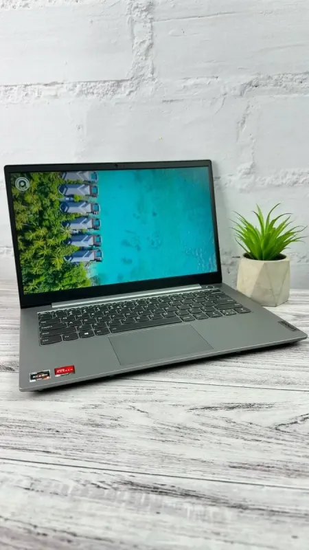 Ультрабук Lenovo ThinkBook 14 G2 / 14" (1920x1080) IPS / AMD Ryzen 5 4500U (6 ядер по 2.3 - 4.0 GHz) / 8 GB DDR4 / 256 GB SSD / AMD Radeon RX Vega 6 Graphics / WebCam б/в - зображення 2