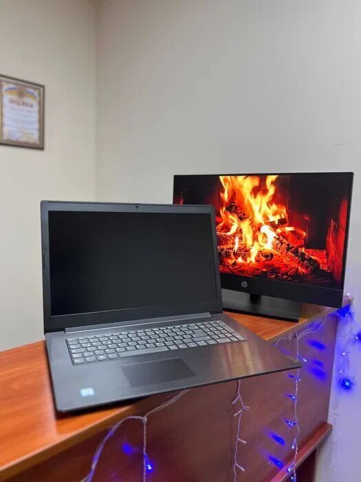 Ноутбук Lenovo V340-17IWL / 17.3" (1920x1080) IPS / Intel Core i5-8265U (4 (8) ядра по 1.6 - 3.9 GHz) / 8 GB DDR4 / 256 GB SSD M.2 / Intel UHD Graphics / WebCam / Windows 10 б/в - зображення 9