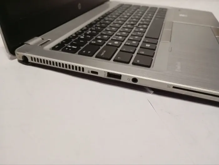 Ультрабук Б-класу HP EliteBook Folio 9470m / 14" (1366x768) TN / Intel Core i5-3437U (2 (4) ядра по 1.9 - 2.9 GHz) / 8 GB DDR3 / 500 GB HDD / Intel HD Graphics 4000 / WebCam / Win 10 / АКБ не тримає б/в - зображення 4