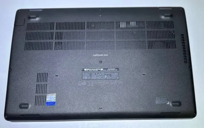 Ноутбук Dell Latitude 5500 / 15.6" (1920x1080) IPS / Intel Core i5-8365U (4 (8) ядра по 1.6 - 4.1 GHz) / 16 GB DDR4 / 256 GB SSD / Intel UHD Graphics 620 / WebCam / Win 11 б/в - зображення 4