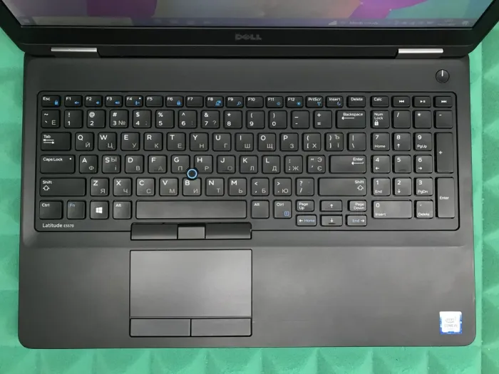 Ноутбук Б-клас Dell Latitude E5570 / 15.6" TN / Intel Core i5-6440HQ (4 ядра по 2.6-3.5 GHz) / 8GB DDR4 / 128GB SSD + 500GB HDD / HD Graphics 530 / WebCam / HDMI / Win 10 б/в - зображення 4