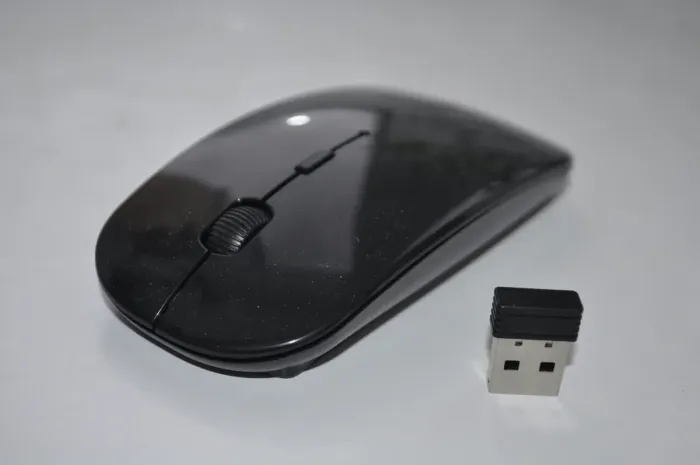 Комп'ютер Fujitsu Esprimo P558 E85 Tower / Intel Core i5-8400 (6 ядер по 2,8 - 4,0 ГГц) / 16 ГБ DDR4 / 240 ГБ SSD / Intel UHD Graphics 630 / DVD-ROM / Windows 11 Pro б/в - зображення 3