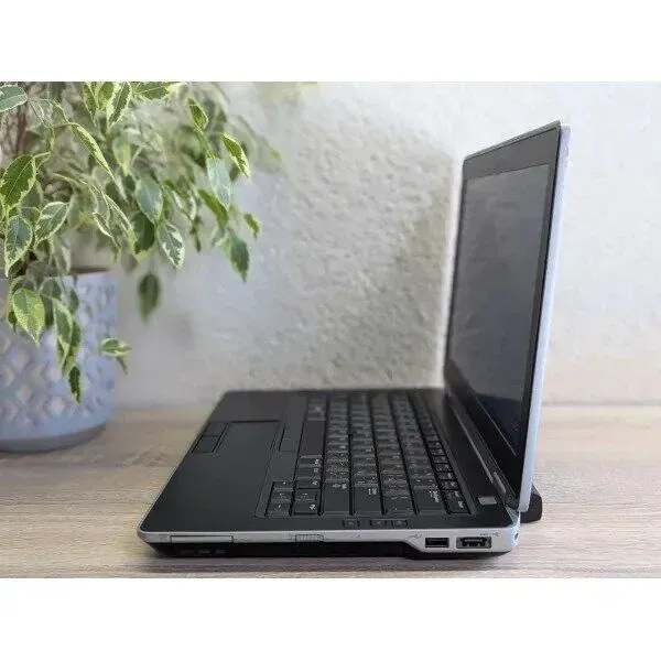 Ноутбук Б-клас Dell Latitude E6330 / 13.3" (1366x768) TN / Intel Core i5-3340M (2 (4) ядра по 2.7 - 3.4 GHz) / 8 GB DDR3 / 128 GB SSD / Intel HD Graphics 4000 б/в - зображення 7
