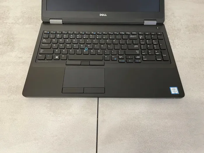 Робоча станція Dell Precision 3510 / 15.6" IPS / Core i5-6300HQ (4 ядра по 2.3-3.2GHz) / 16GB DDR4 / 256GB SSD M.2 NEW / AMD FirePro W5130M, 2GB GDDR5, 128bit / WebCam / HDMI б/в - зображення 6