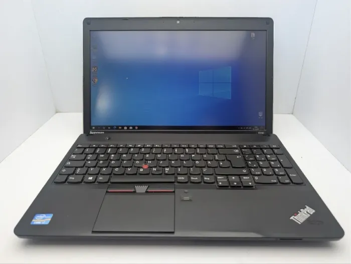 Ноутбук Lenovo Thinkpad E530 / 15.6" (1600x900) TN / Intel Core i7-3632QM (4 (8) ядра по 2.2 - 3.2 GHz) / 8 GB DDR3 / 750 GB HDD / Intel HD Graphics 4000 / WebCam / DVD-ROM б/в - изображение 2