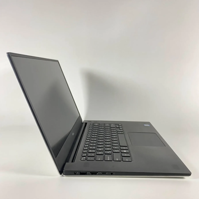 Мобільна робоча станція Dell Precision 5530 / 15,6" (1920x1080) IPS / Intel Core i7-8850H (6 (12) ядра по 2,6 - 4,3 ГГц) / 16 ГБ DDR4 / 512 ГБ SSD / nVidia Quadro P1000, 4 ГБ GDDR5, 128-біт / HDMI б/в - зображення 4
