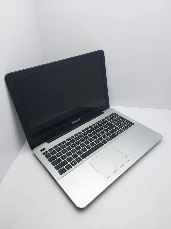 Ноутбук Б-клас Asus R556la / 15.6" (1366x768) TN / Intel Core i3-4030U (2 (4) ядра по 1.9 GHz) / 8 GB DDR3 / 500 GB HDD / Intel HD Graphics 4400 / WebCam / АКБ не працює б/в - зображення 3