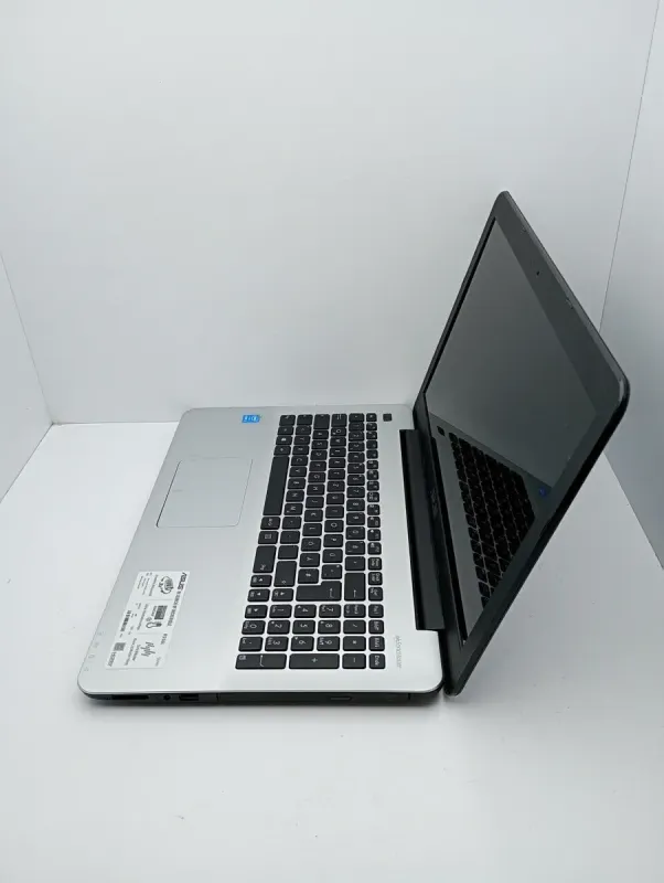 Ноутбук Asus R556l / 15.6" (1366x768) TN / Intel Core i3-4030U (2 (4) ядра по 1.9 GHz) / 8 GB DDR3 / 500 GB HDD / Intel HD Graphics 4400 / WebCam б/в - зображення 4